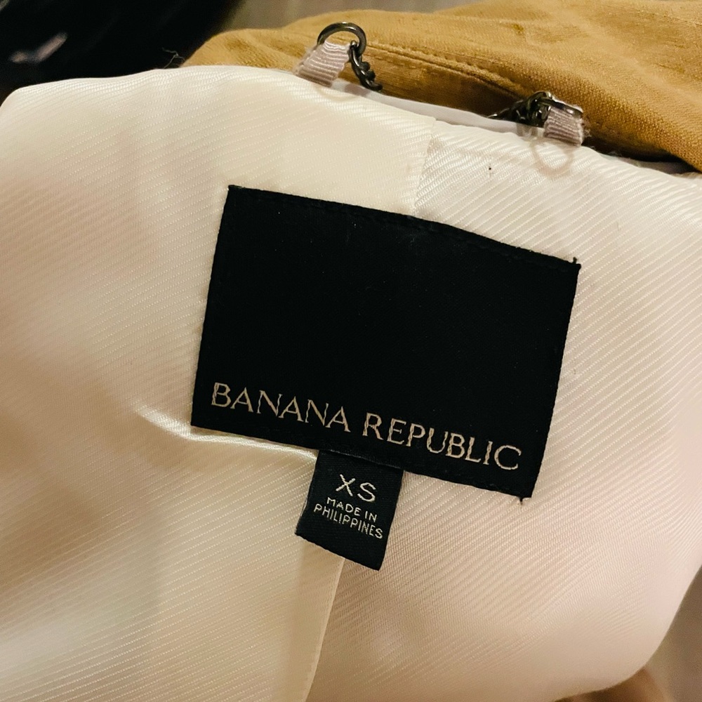 Banana Republic Trench Coat - Picture 3 of 4